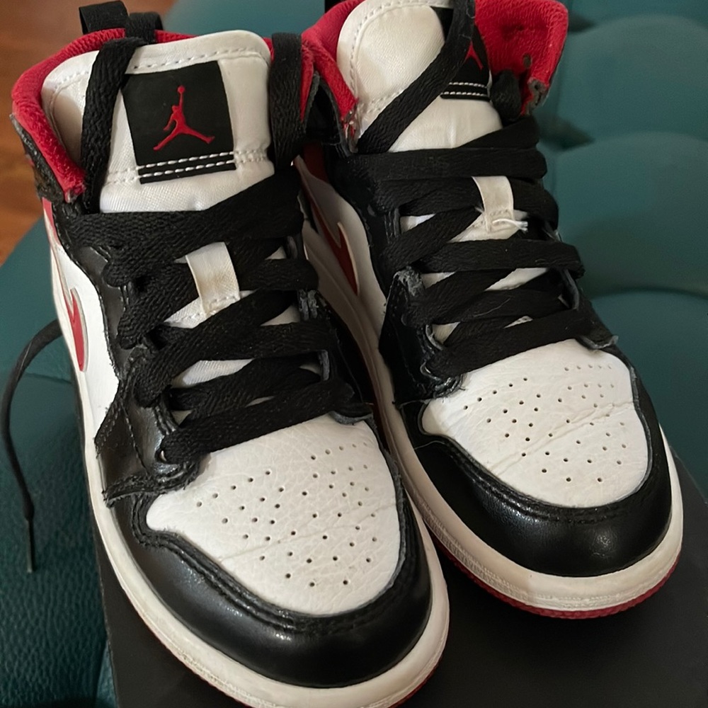 Toddler jordan sneakers